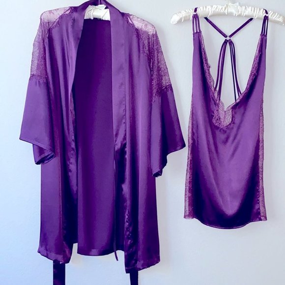 Like New Victoria Secret Xs/Small Robe and S Slip Lace Satin Purple - Picture 2 of 11